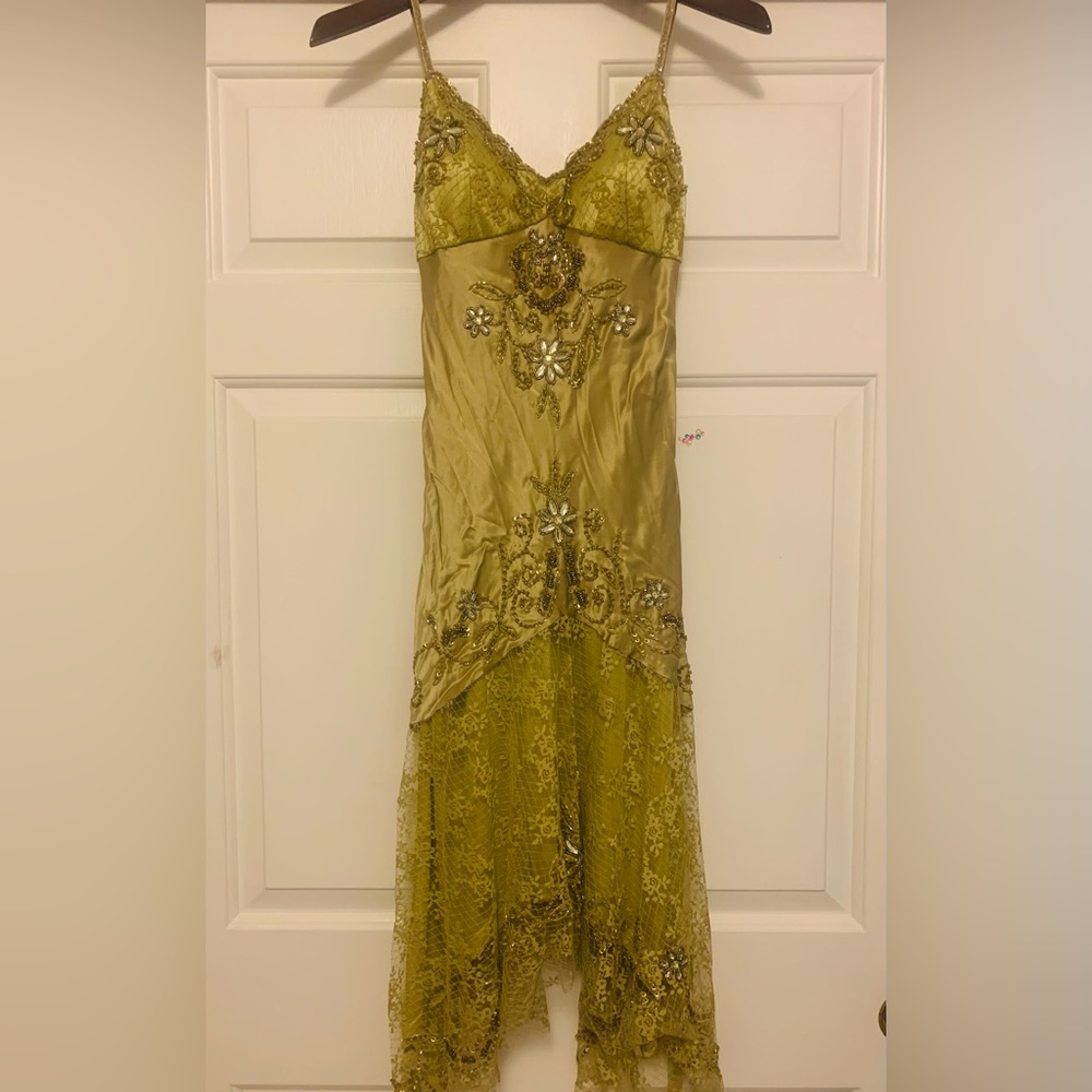 SUE WONG NOCTURNE ✨ Silk & Lace, Beaded Stunning Vintage 90’s Olive Color Dress